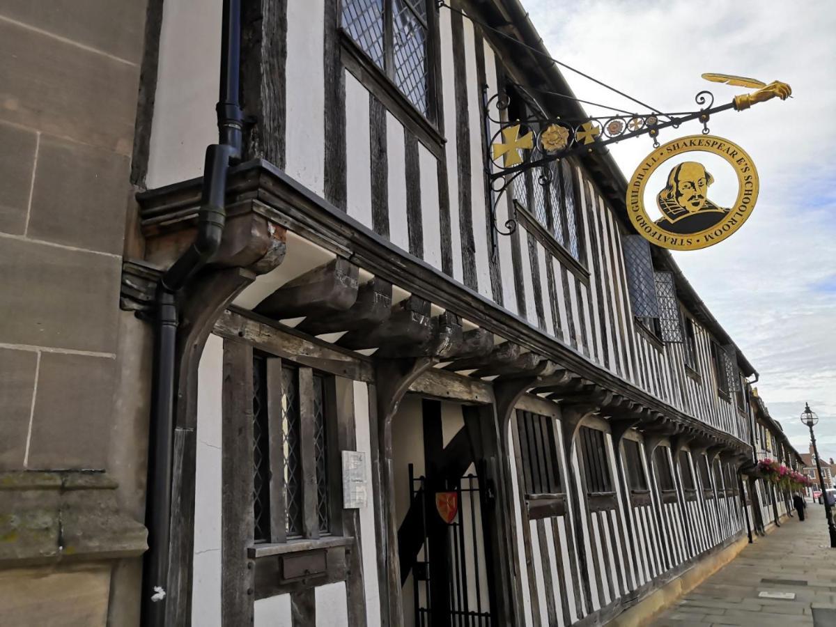 Bard's Nest, Crucible Apartment, Free Private Parking, 3 Mins Walk To Birthplace *