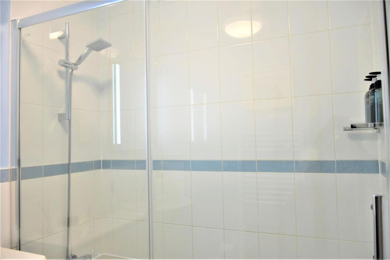 Bard's Nest, Crucible Apartment, Free Private Parking, 3 Mins Walk To Birthplace *