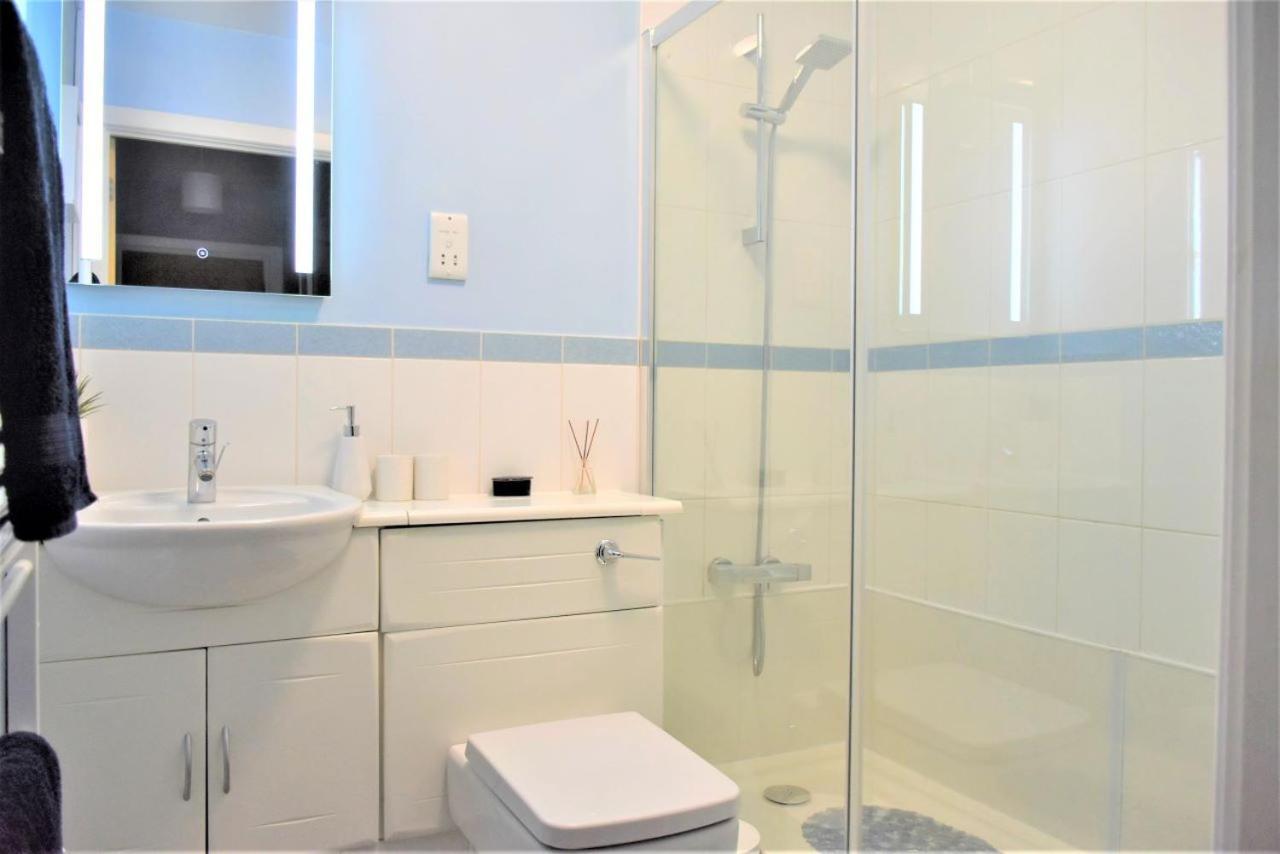 Apartment Bard's Nest, Crucible Apartment, Free Private Parking, 3 Mins Walk To Birthplace