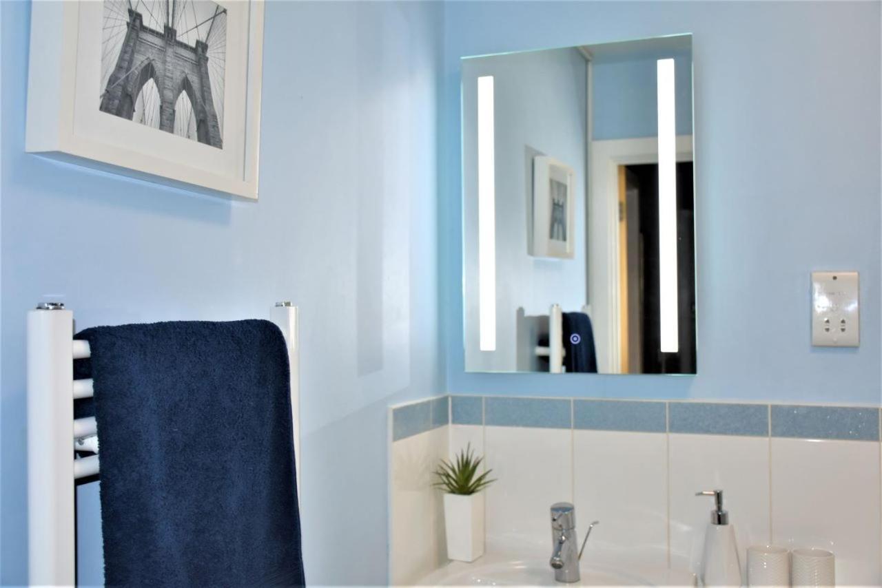 Apartment Bard's Nest, Crucible Apartment, Free Private Parking, 3 Mins Walk To Birthplace Stratford-upon-Avon