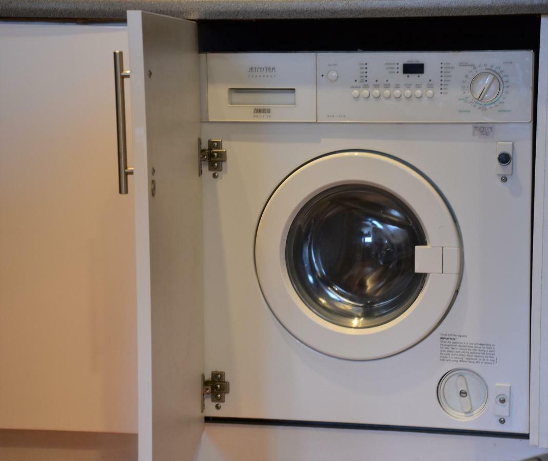 Bard's Nest, Crucible Apartment, Free Private Parking, 3 Mins Walk To Birthplace * Stratford-upon-Avon